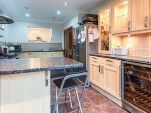 House | Private kitchen | Fridge, microwave, oven, electric kettle