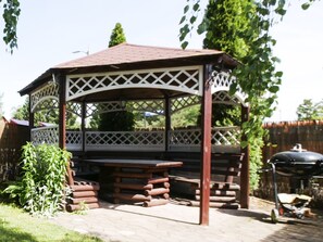Garden - Quaint Holiday Home in Gleznowo With Parasol (Darlowo)