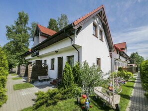 Exterior - Quaint Holiday Home in Gleznowo With Parasol (Darlowo)