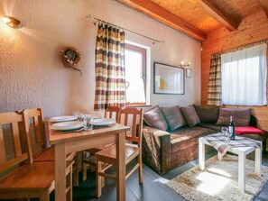 Dining - Quaint Holiday Home in Gleznowo With Parasol (Darlowo)