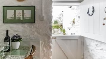 Cottage | Reception