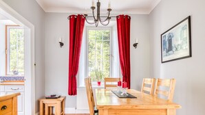 Unclassified image, 5 of 31, button - Quaint Holiday Home in Inverurie near Castle Fraser (Inverurie)