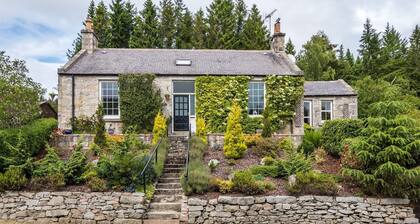 Quaint Holiday Home in Inverurie near Castle Fraser