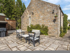 Balcony - Quaint Holiday Home in Inverurie near Castle Fraser (Inverurie)