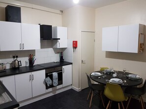 House | Private kitchen - Comfy Apartment in Leeds near Roundhay Park (Leeds)