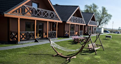 Lovely House Overlooking the Lake, Near the Sea, Ideal for 9 People