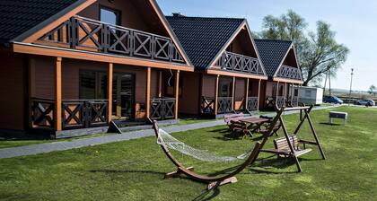 Lovely House Overlooking the Lake, Near the Sea, Ideal for 9 People