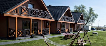 Lovely House Overlooking the Lake, Near the Sea, Ideal for 9 People