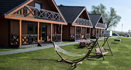 Lovely House Overlooking the Lake, Near the Sea, Ideal for 9 People