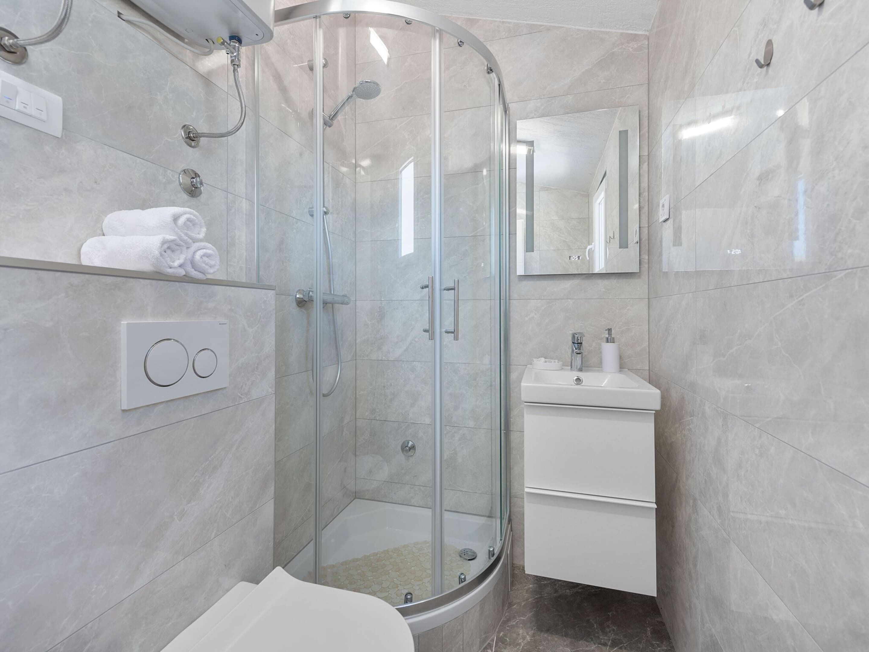 House | Bilik Mandi