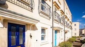 Exterior - Simplistic Holiday Home in Cheltenham With Garden (Cheltenham)