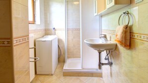 House | Bathroom | Shower, towels - Detached House With Garden Terrace, Near Lake Bled (Bled)
