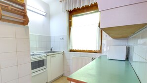 House | Private kitchen | Fridge, microwave, oven, dishwasher - Detached House With Garden Terrace, Near Lake Bled (Bled)