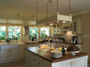 House | Private kitchen - Tasteful Villa on the Polish Coast in Beautiful Nature, Lovely Garden, Sauna (Krokowa)