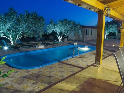 Alluring Holiday Home in Pakoštane With Swimming Pool
