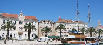 Apartment in Vinisce 100m From the Sea