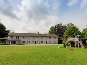Exterior - Swanky Retreat Between the Town of Spa and Luxembourg (Vielsalm)