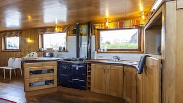 Mobile Unterkunft | Eigene Küche | Hochstuhl