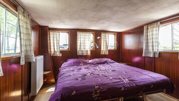 Mobile Home | 5 bedrooms, individually furnished, bed sheets