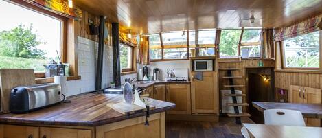 Mobile Home | Private kitchen | High chair