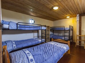 บ้านเคลื่อนที่ | 5 ห้องนอน, ตกแต่งพิเศษโดยเฉพาะ, ผ้าปูที่นอน