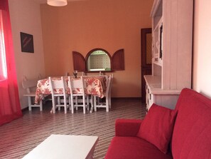 Apartment | Dining