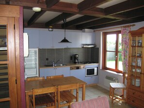 Dining - Tidy Cottage With Terrace, not far From De Panne (De Panne)
