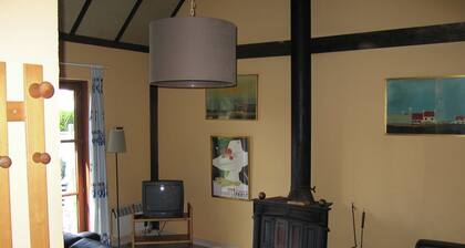 Tidy Cottage With Terrace, not far From De Panne