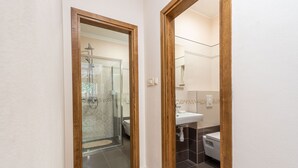 2 camere, culle/letti per bambini (a pagamento), lenzuola