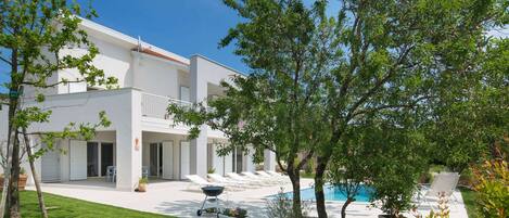 Villa | Pool | Outdoor pool