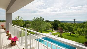 Villa | Balcony