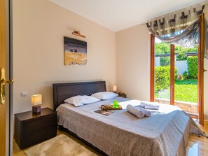 Villa | 6 slaapkamers, individueel gemeubileerd, beddengoed