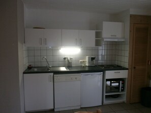 Oven, dishwasher - Cozy Holiday Home with Fireplace near Malmédy (Malmedy)