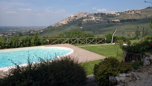 Unclassified image, 2 of 27, button - Spacious Farmhouse in Trevi With Swimming Pool (Trevi)