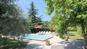 Outdoor pool - Contemporary Bungalow in Porec With Swimming Pool (Porec)
