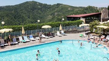 Piscina all'aperto