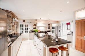 Fridge, microwave, oven, dishwasher - Stunning retreat in countryside near the coast  (Truro)