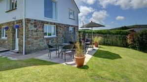 Unclassified image, 3 of 20, button - Annexe for Exploring North Devon (Ilfracombe)