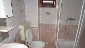 Apartment | Bathroom
