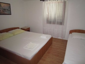 2 bedrooms, individually furnished - Elegant Apartment in Dalmatia With Garden (Pag)
