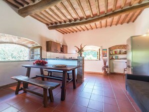 Dining - Belvilla by OYO Podere Pisano Trilo (Castelnuovo di Val di Cecina)