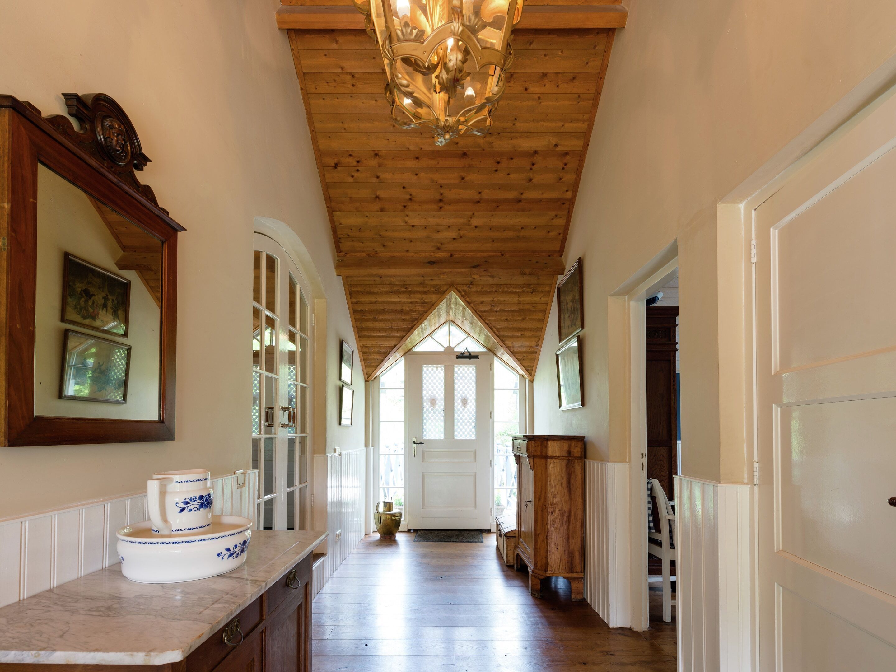 獨棟房屋 | 接待櫃台