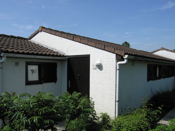 House | Exterior - Cozy Cottage With Terrace, not far From De Panne (De Panne)