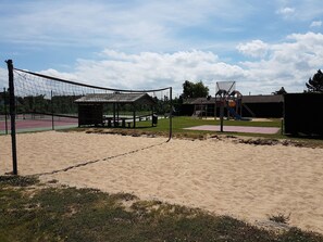 Sport court - Cozy Cottage With Terrace, not far From De Panne (De Panne)