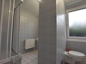 Bathroom | Shower, towels