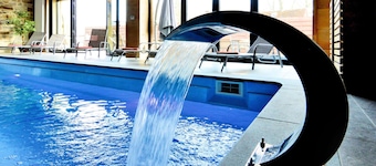 Walk Luxury Stay With Pool