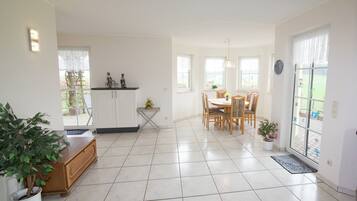 House | Dining