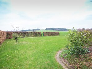 House | Garden - Ferienhaus in Hessen mit Grossem Garten (Voehl)