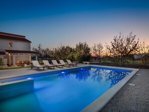 Exterior - Stunning Holiday Home in Kastel Luksic Near the Sea (Kastela)