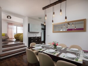 Dining - Stunning Holiday Home in Kastel Luksic Near the Sea (Kastela)